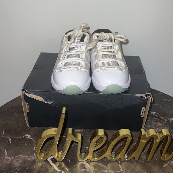 JORDAN 11 RETRO LOW Size 6 C Toddler - Picture 2 of 9